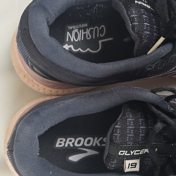 Women’s Brooks Glycerin 19 Sneakers - Picture 5 of 6